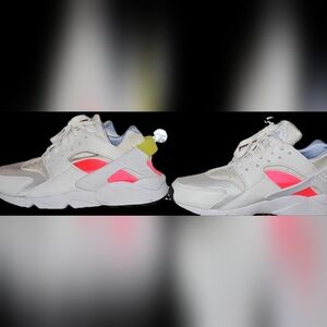 Nike Women's White and Neon Pink Athletic Shoes